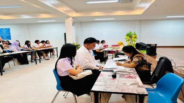 บรรยากาศขึ้นทะเบียนรายงานตัวนิสิตใหม่รอบแรก